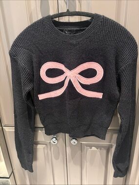 Forever 21 Black Crewneck Sweater with Pink Bow Applique
